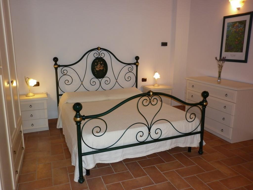 Podere Le Grotte San Gimignano Rum bild